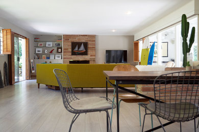 Mid-century modern dining room photo in San Francisco