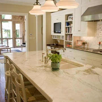 Luxury Kitchen with Calacatta Gold Marble
