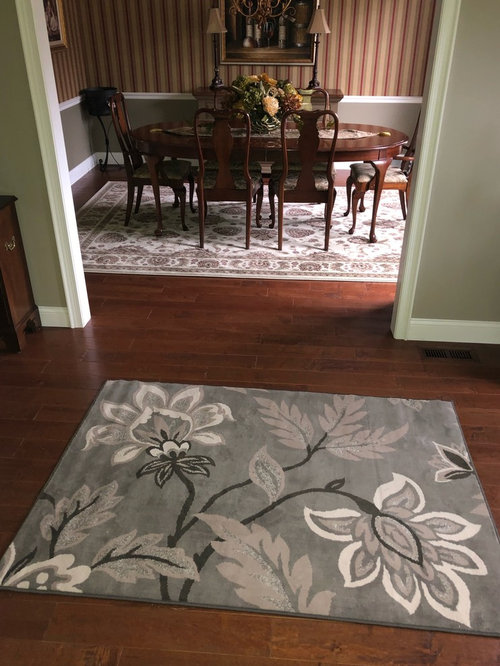 what size foyer carpet