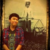 Apuy Seno's photo