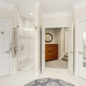 Beautiful & Bright Ashburn Master Bathroom