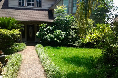 Design ideas for a traditional landscaping in Houston.