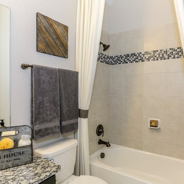 Houston, Texas | Lago Mar - Premier Juniper Secondary Bathroom
