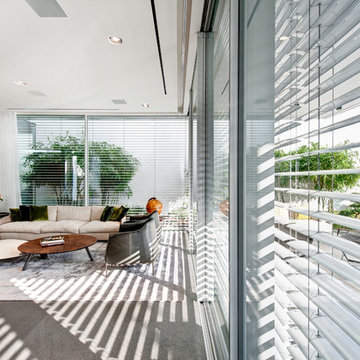 The Dynamic House