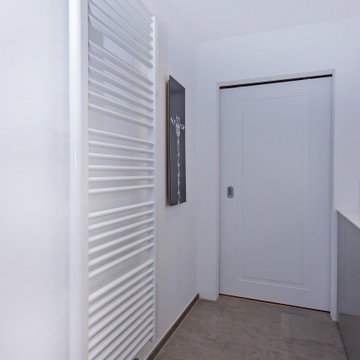 Aus einem Badezimmer wird ein Duschbad im Münchner Osten