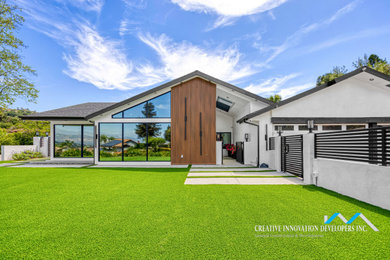 Example of an exterior home design in Los Angeles