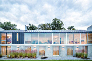 Modern two-story exterior home idea in New York