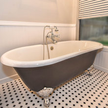 221 Parkview Original Secondary Bathroom