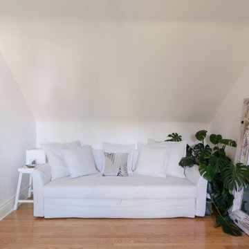 Roncesvalles Home