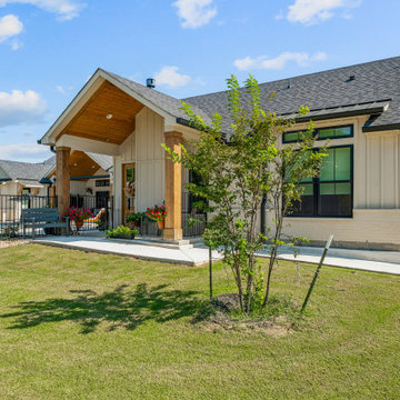 Rear Exterior - Multi-Gen Suite entry