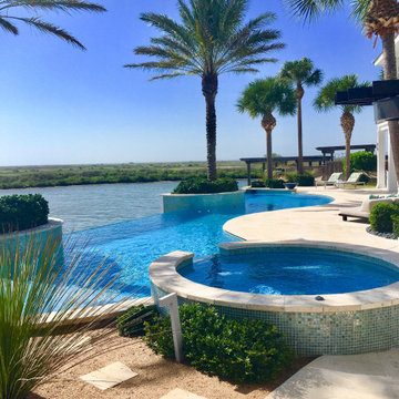 Coastal Bend Waterfront Pool