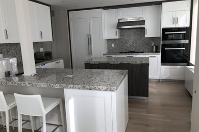 Kitchen - kitchen idea in New York