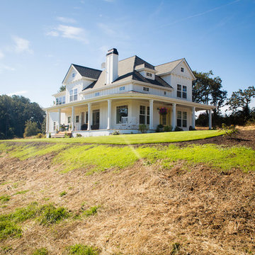 Modern Farmhouse in the Willamete Valley Countryside