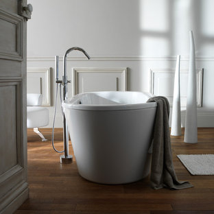 Badezimmer mit Edelstahl-Waschbecken/Waschtisch Ideen, Design & Bilder