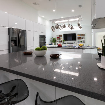 Dello Strologo Turowski's Kitchen