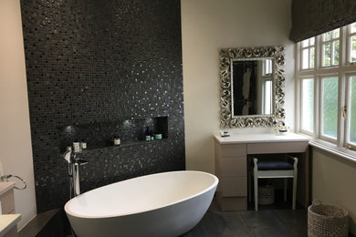 This is an example of a bathroom in Hertfordshire.