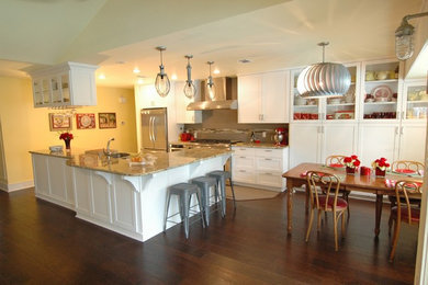 Inspiration for a contemporary home design remodel in Austin