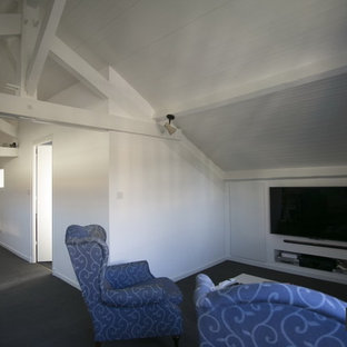 Home theater - contemporary home theater idea in Grenoble