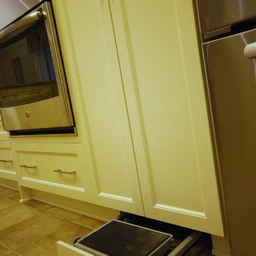 Osgoode Cream Kitchen