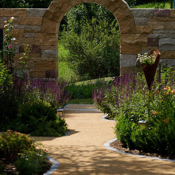 Natürlicher Familiengarten in moderner Optik