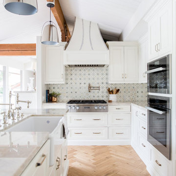 Allegheny Hand Scraped White Oak Live Sawn Herringbone
