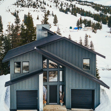 Dark & Stormy - Striking Hemlock Valley Ski Cabin - 2020 CHBAFV Finalist