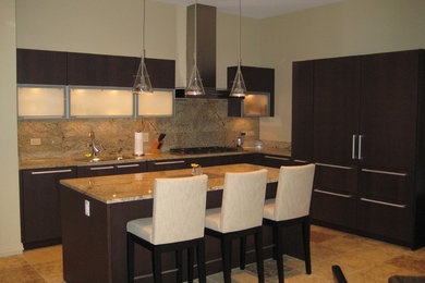 Inspiration for a contemporary kitchen remodel in Chicago