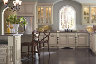 Example of a classic kitchen design in Indianapolis