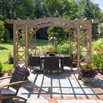 Farmhouse Pergola - Hawthorn Woods, IL