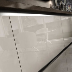 Minimalist On-Trend Look - Kitchen Cabinetry