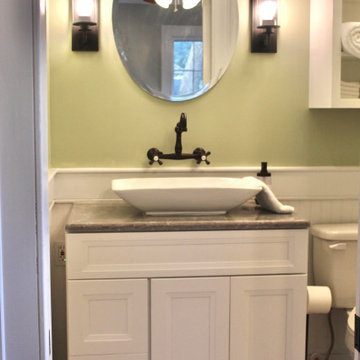 Erickson Bathroom 1 / Historic Summerville
