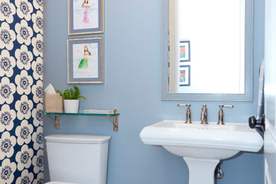 Example of a powder room design in Chicago