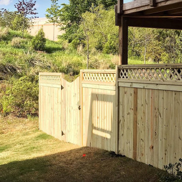 Wooden Lattice Cap & Trim Fence