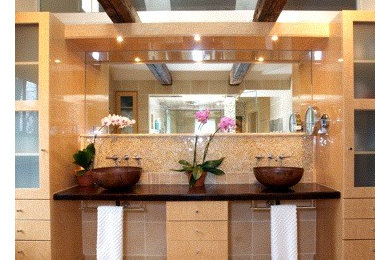 Farmhouse bathroom photo in Other