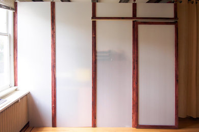 Zen home office photo in Vancouver