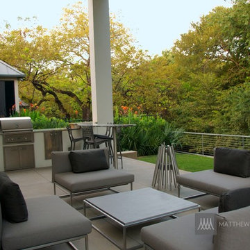 Modern Outdoor Kitchen and Seating Area