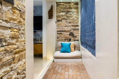 Example of a minimalist entryway design in Mumbai