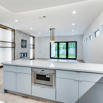Contemporary Modern-inspired Minimalist European