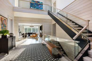 Example of a beach style entryway design in Hawaii