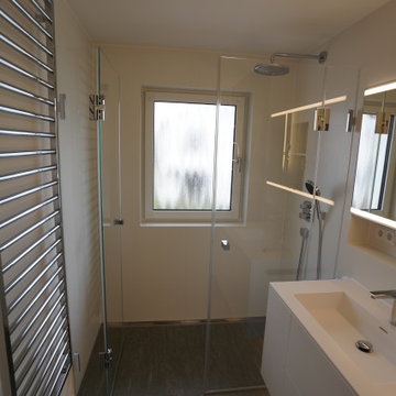 Aus einem Badezimmer wird ein Duschbad der extra Klasse