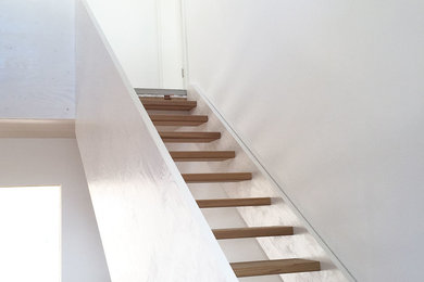 Gerade Moderne Holztreppe in Nürnberg