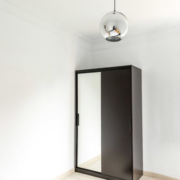 By The Suites - Galvany