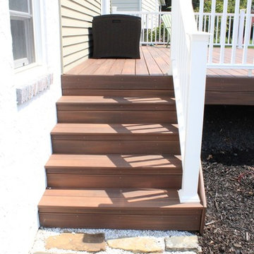 Composite Deck and Railings With Circular Area