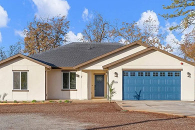 Inspiration for a contemporary exterior home remodel in Sacramento