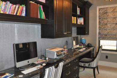 Example of a classic home office design in Las Vegas