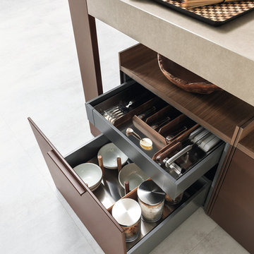 Internal drawers, dividers and organizers