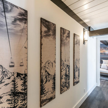 CUSTOM HALLWAY ART DETAIL