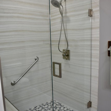 Master Bath - Vinecut Dune