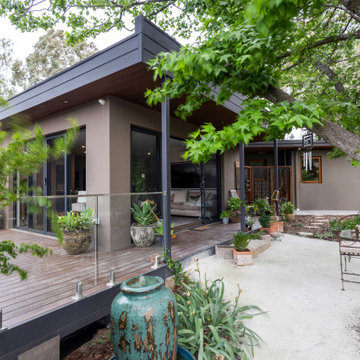 Lyons Extension