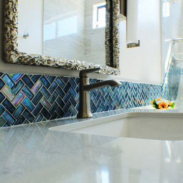 Twin Baths with individual identities
